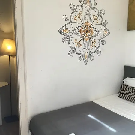 Homestay Artisticguesthouse *